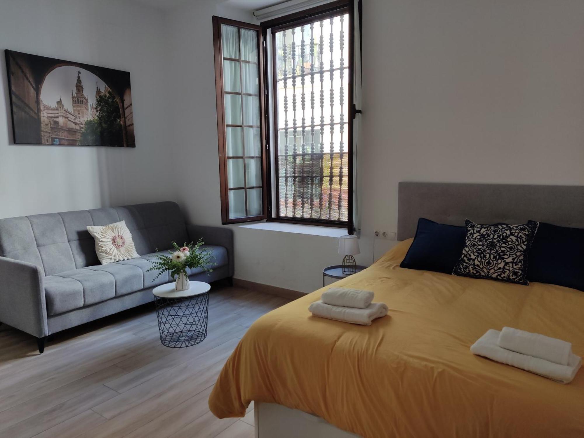 Estudio Moderno Con Opcion De Garaje Apartment Seville Ngoại thất bức ảnh
