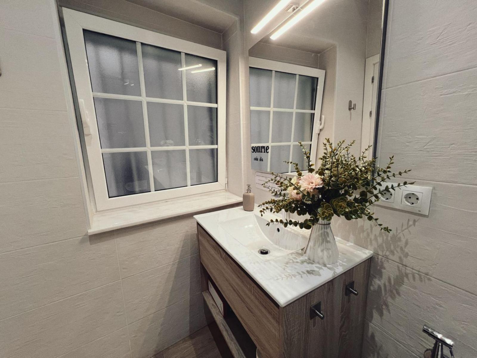Estudio Moderno Con Opcion De Garaje Apartment Seville Ngoại thất bức ảnh